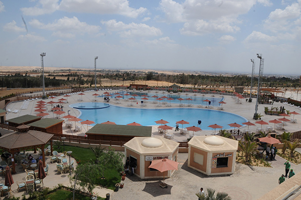 الأهلي يفتتح مجمع حمامات سباحة «زايد»