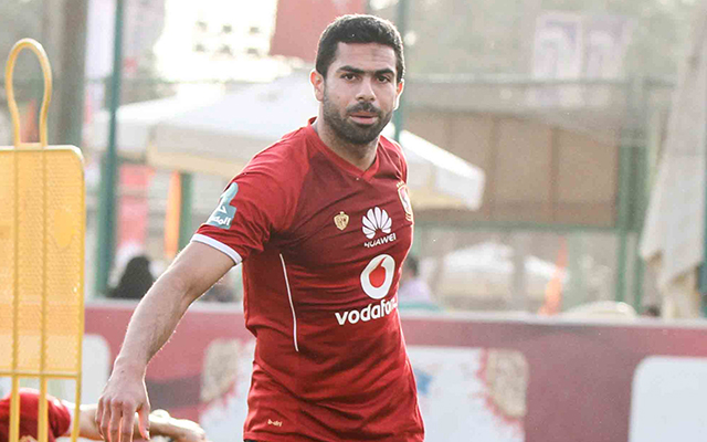 اصابة قوية للنجم احمد فتحي في مباراة صنداونز