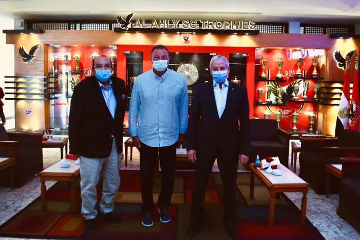 مسئولي المقاولون يقابلوا الخطيب ، و يشيدون بقرار الحكومة مسئولي المقاولون يقابلوا الخطيب ، و يشيدون بقرار الحكومة